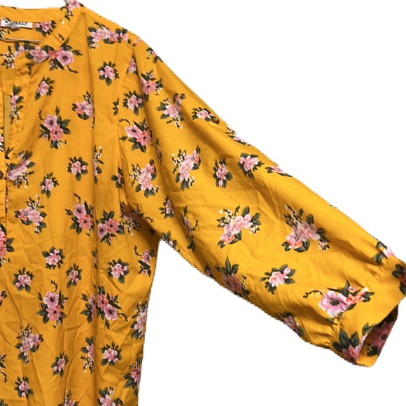 Mileage, Roll Tab Sleeves, Floral Print, 1-Button Down Front Top, Multi, Size 2X - Picture 3 of 6